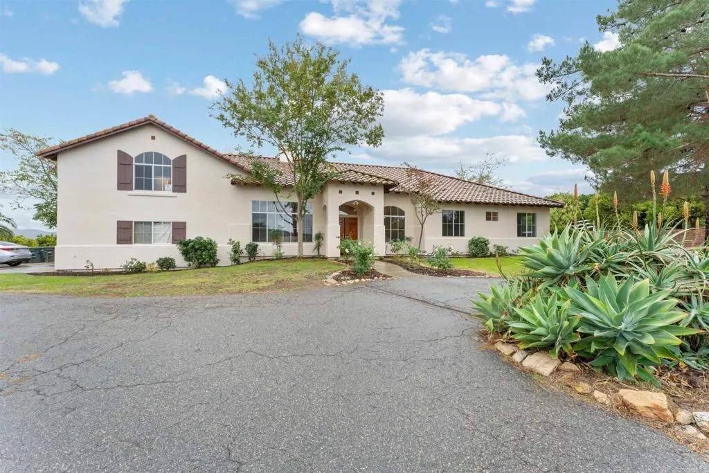 15821 Fruitvale Rd., Valley Center, California 92082 home-pic-2